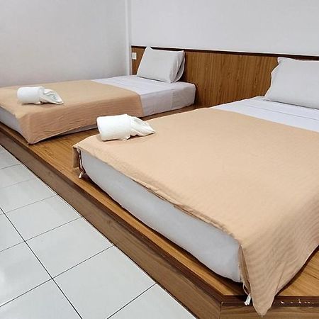 Api-Api Guesthouse Kota Kinabalu Exteriör bild