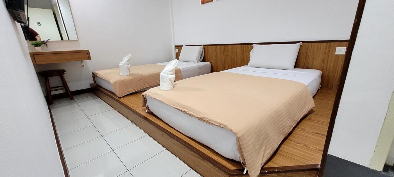 Api-Api Guesthouse Kota Kinabalu Exteriör bild