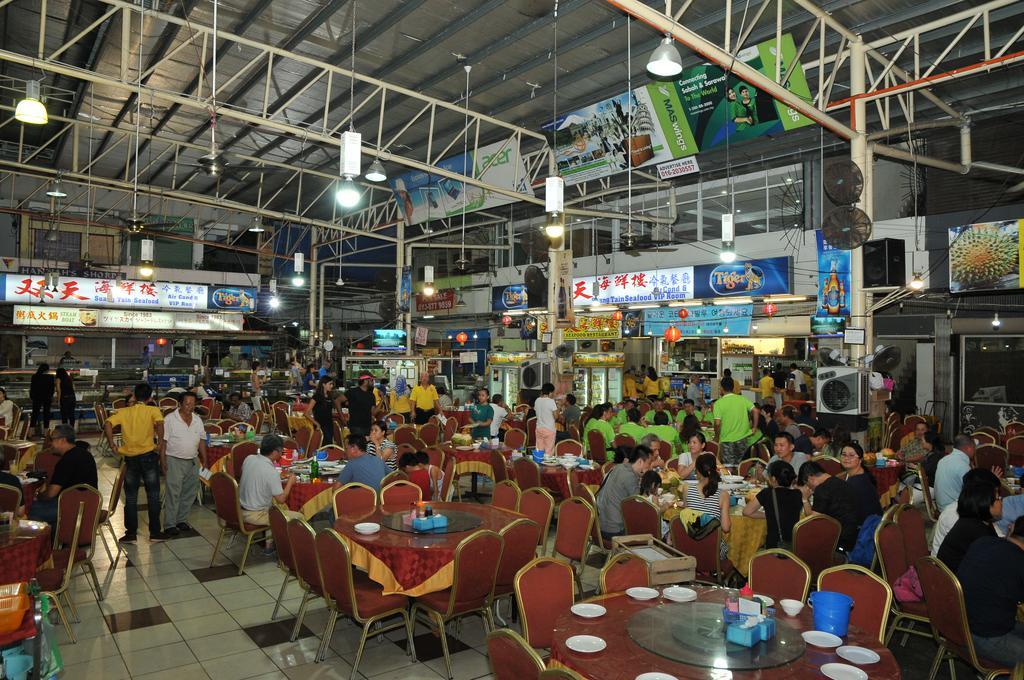 Api-Api Guesthouse Kota Kinabalu Exteriör bild