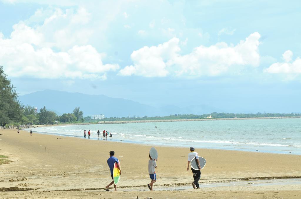 Api-Api Guesthouse Kota Kinabalu Exteriör bild