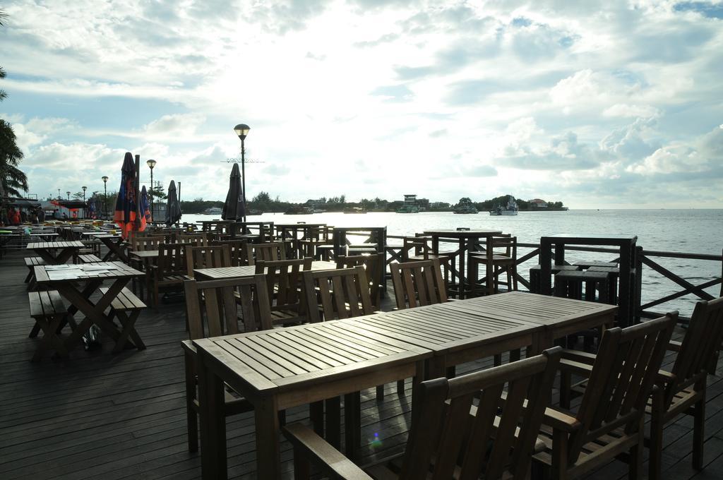 Api-Api Guesthouse Kota Kinabalu Exteriör bild