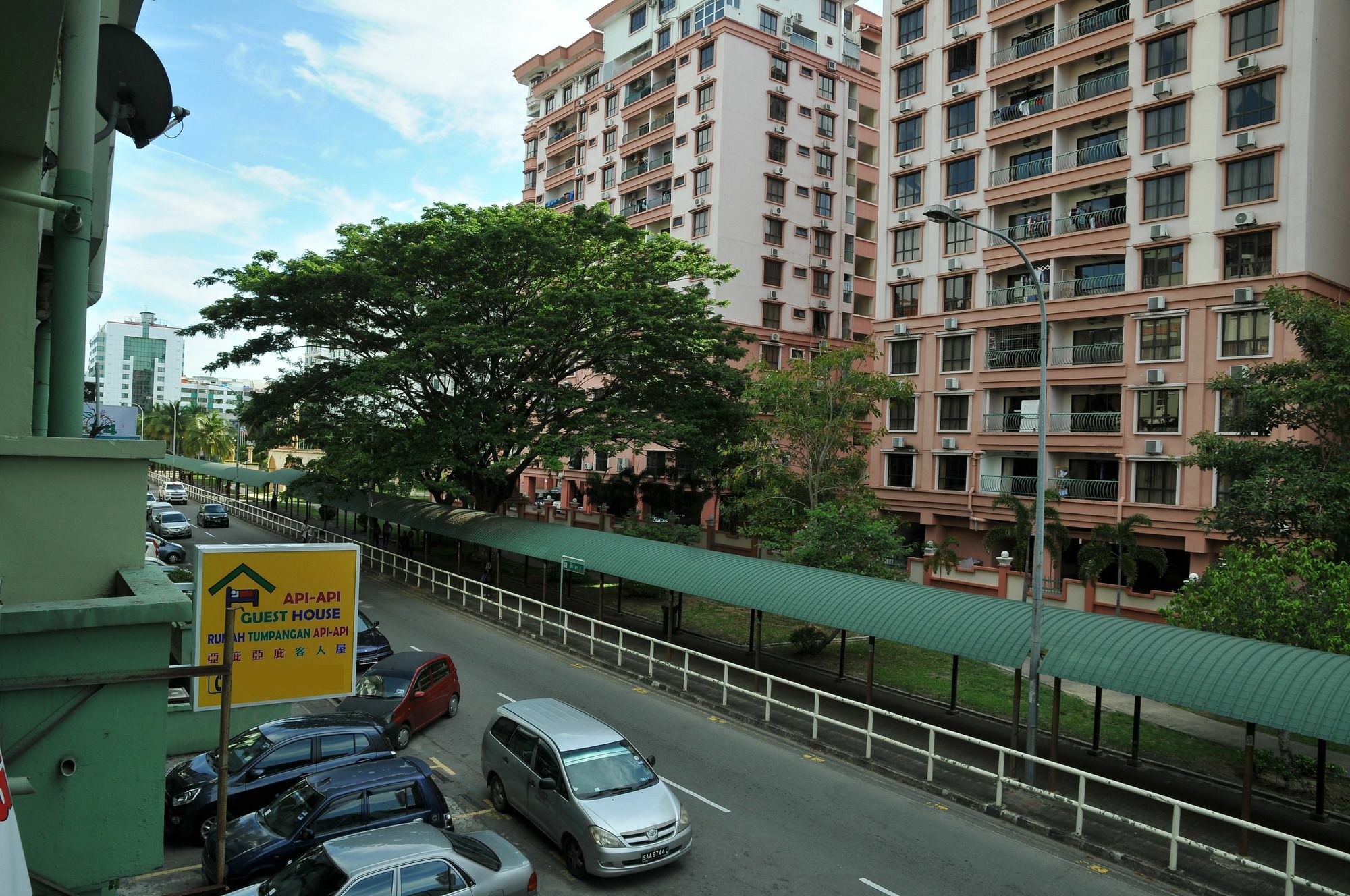 Api-Api Guesthouse Kota Kinabalu Exteriör bild